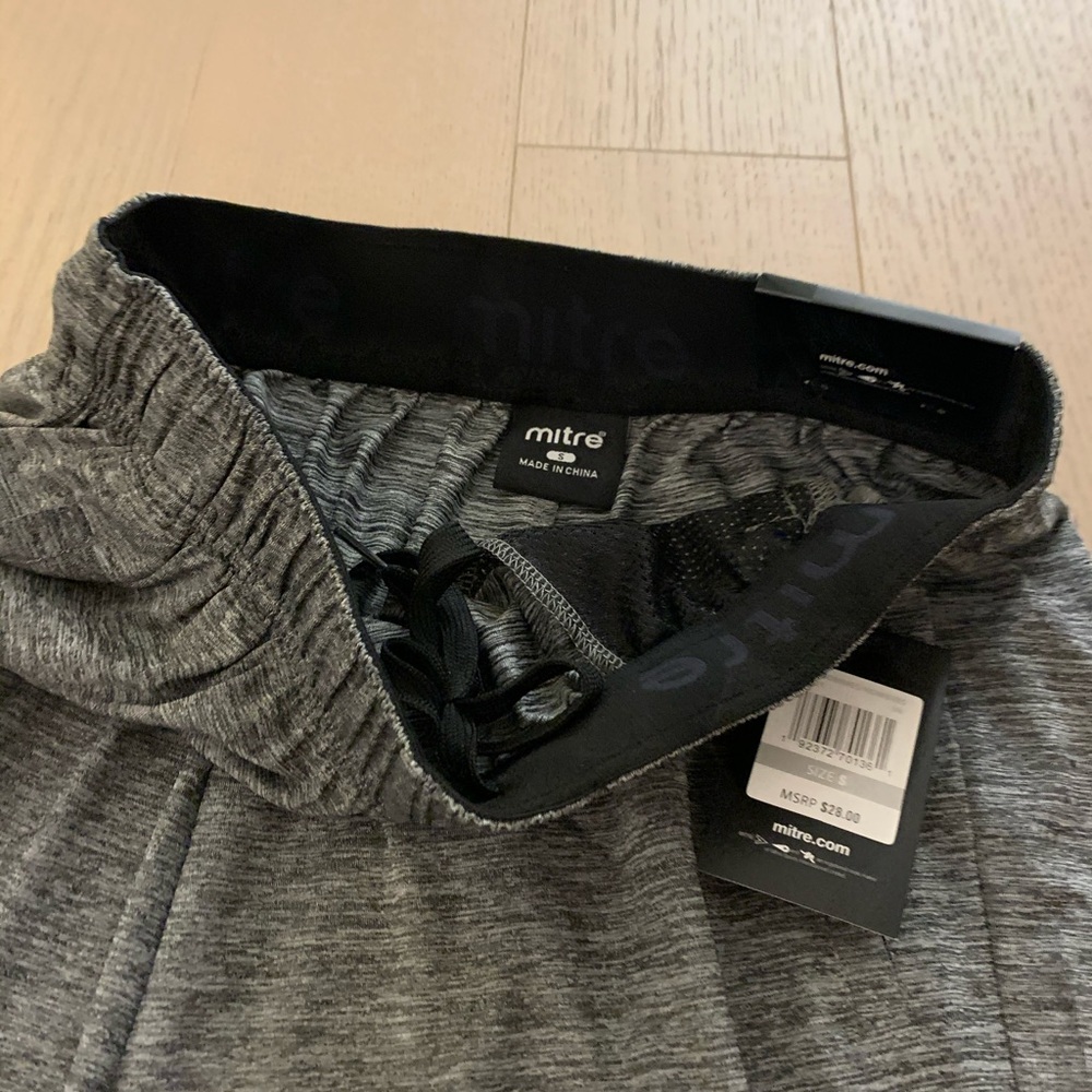 Shorts - Picture 2 of 4